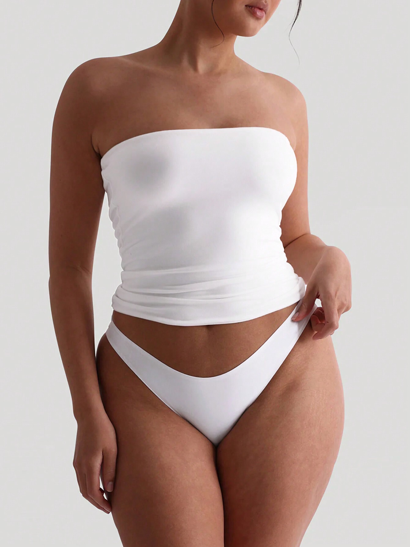 عبوة من قطعتين: توب أنبوبي نسا - مراجعة Strapless Bra Backless وسعره