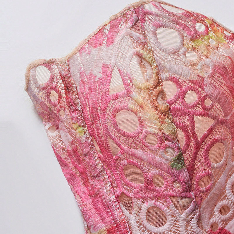 كورسيه نسائي مثير من الدانتيل  - مراجعة Cami Top Lace وسعره
